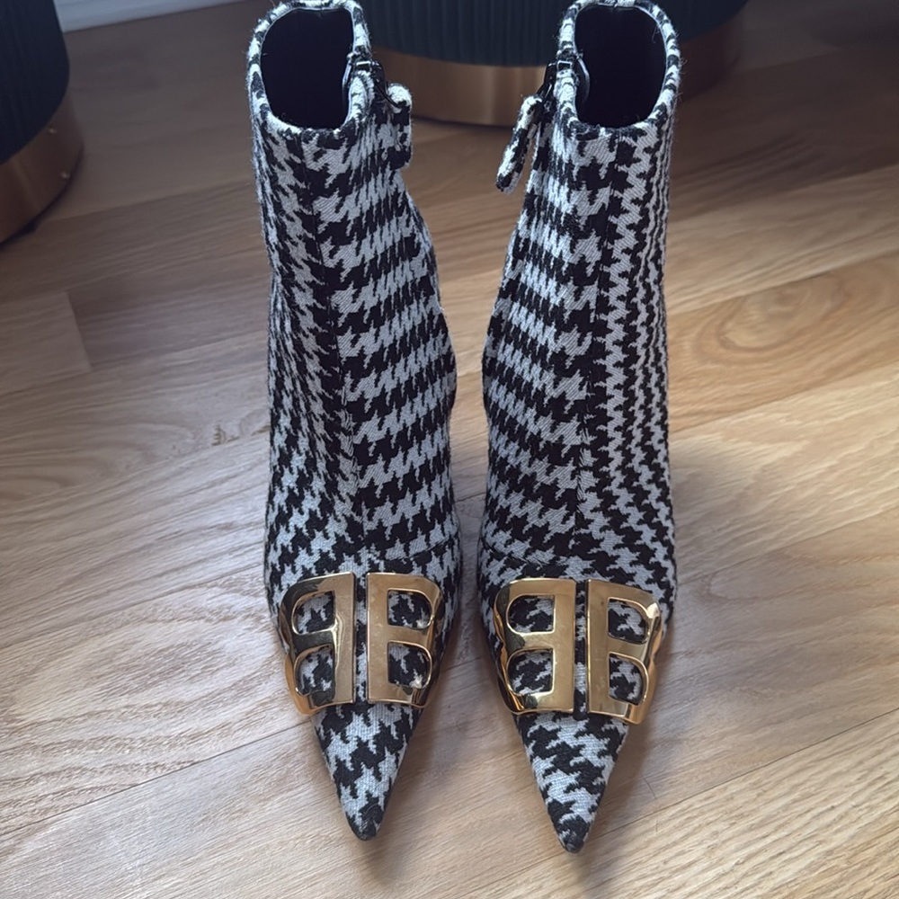 Balenciaga houndstooth ankle booties - Picture 9 of 17